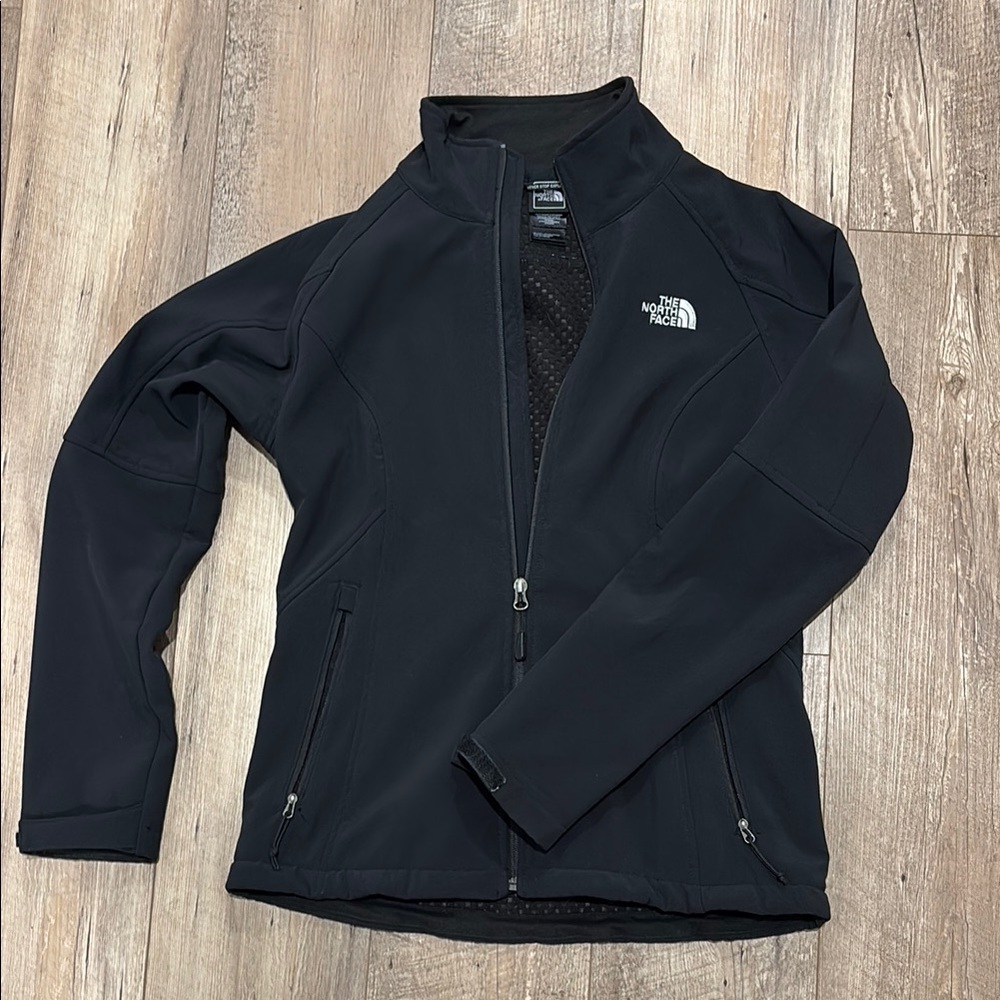 The North Face Black Ski Jacket with Stand-Up Collar and Performance Fabric